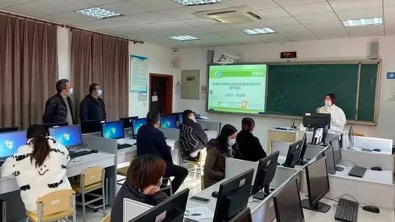 在报名前，首先需要准备以下材料：